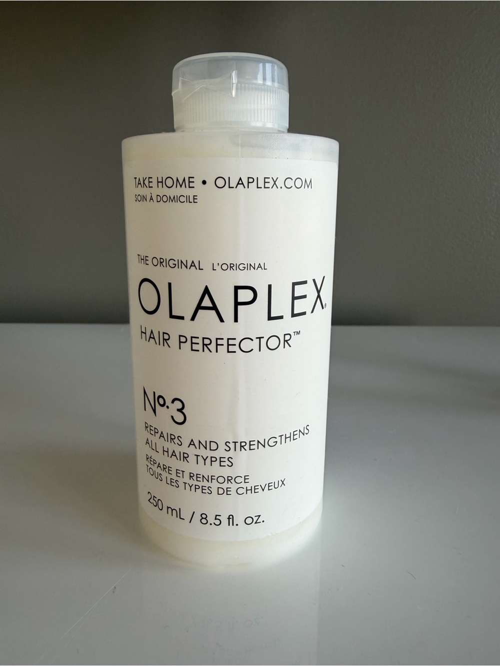 OLAPLEX No.3 Hair Perfector - White